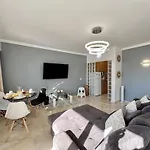 Town With Pool By Homing Albufeira