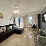 Town With Pool By Homing Appartamento Albufeira