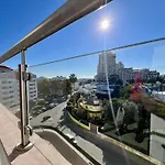 Town With Pool By Homing Lägenhet