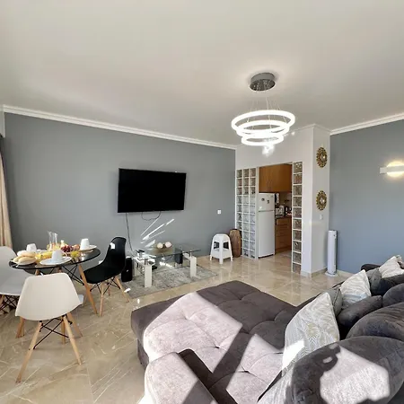 Town With Pool By Homing Albufeira