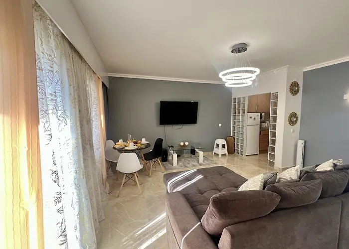 Town With Pool By Homing 아파트 *